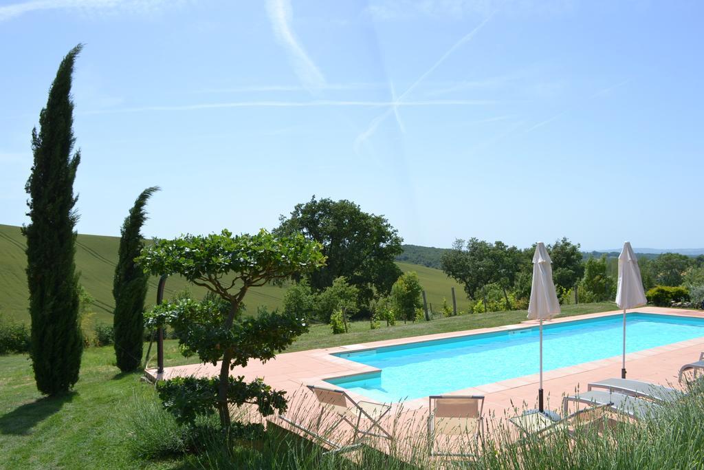 Au Mas Des Calmettes Bed and Breakfast Parisot  Exteriör bild