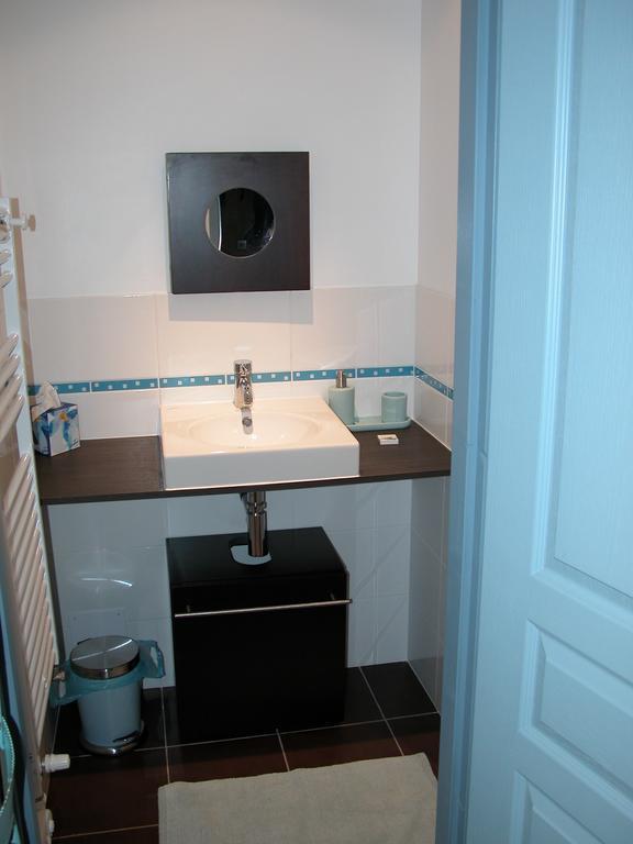Au Mas Des Calmettes Bed and Breakfast Parisot  Rum bild