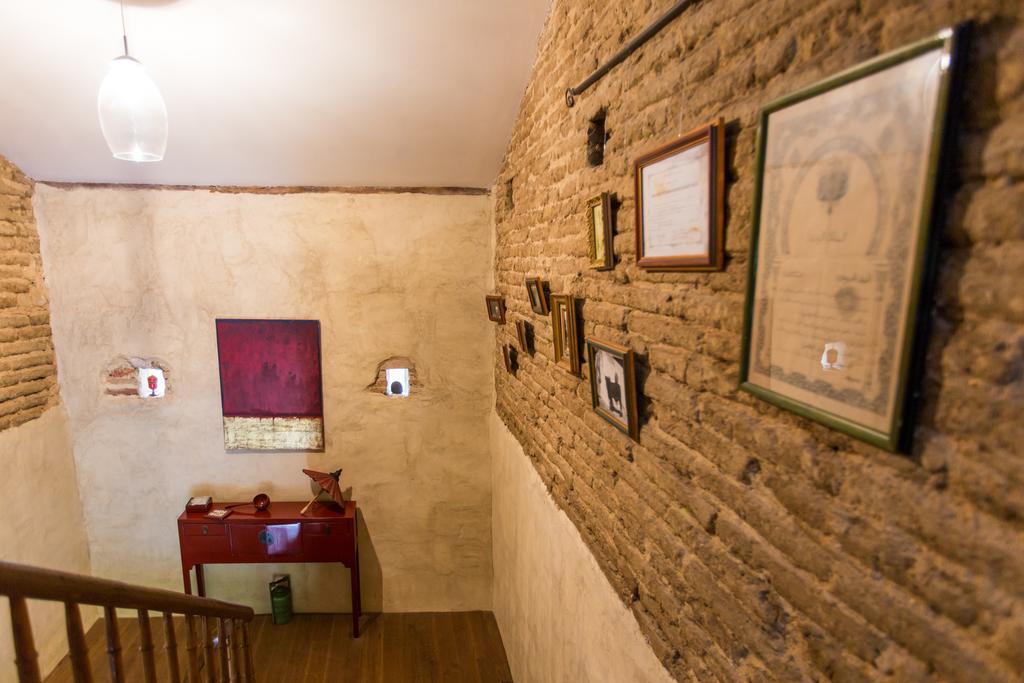 Au Mas Des Calmettes Bed and Breakfast Parisot  Exteriör bild